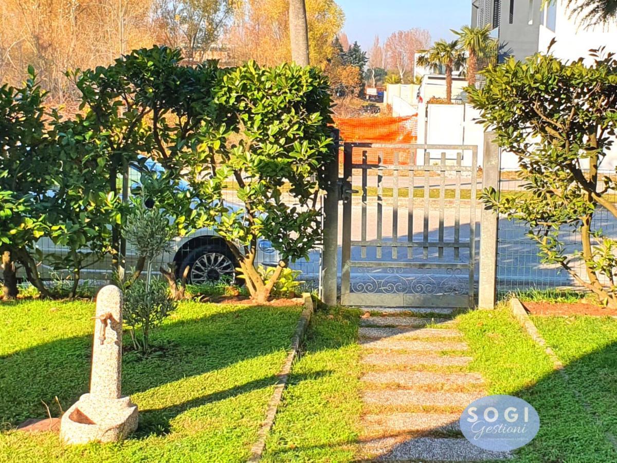 Апартаменты Casa Sbrindoli Лидо-ди-Езоло Экстерьер фото